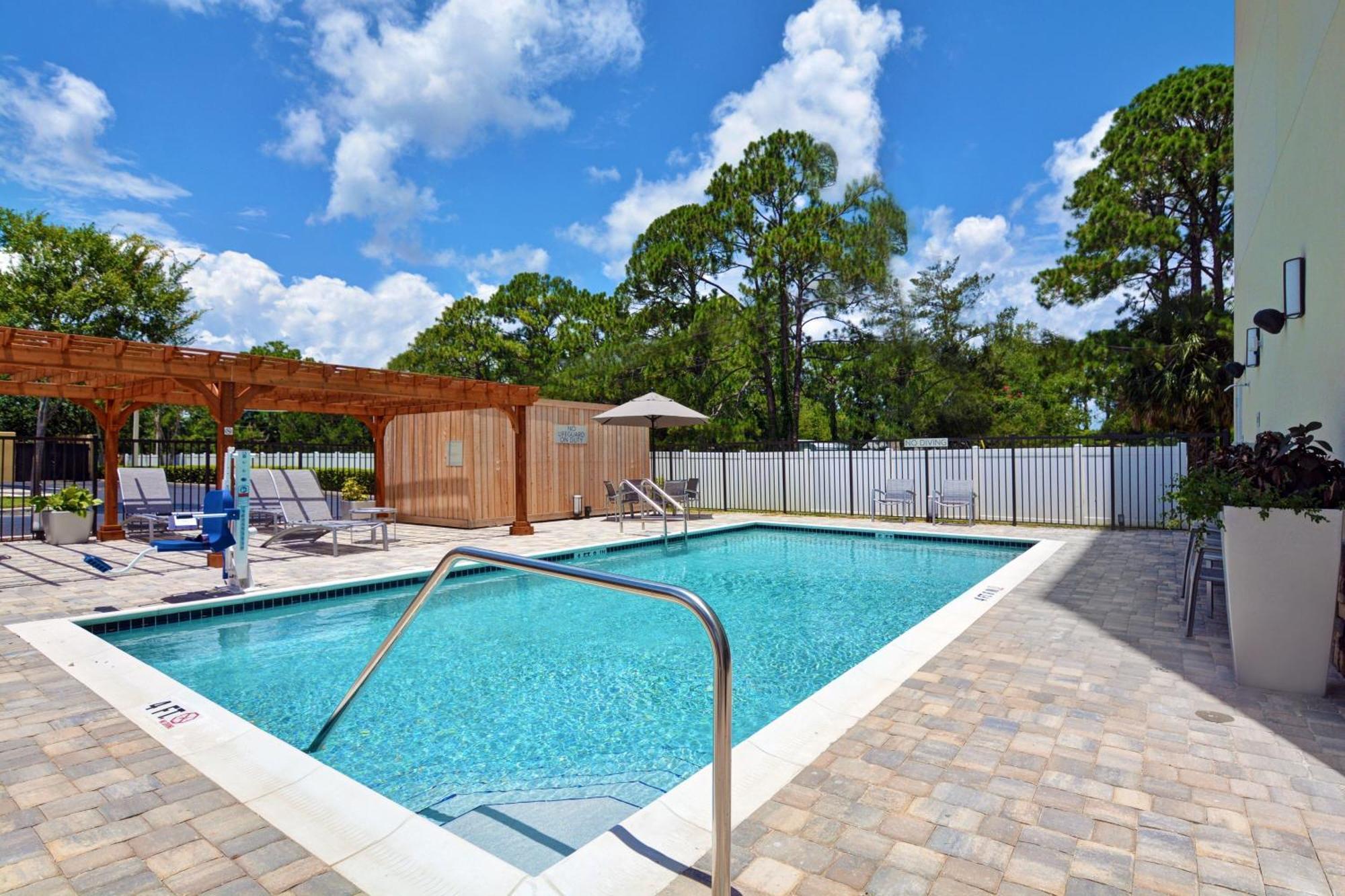 Towneplace Suites By Marriott Jacksonville East Exterior foto